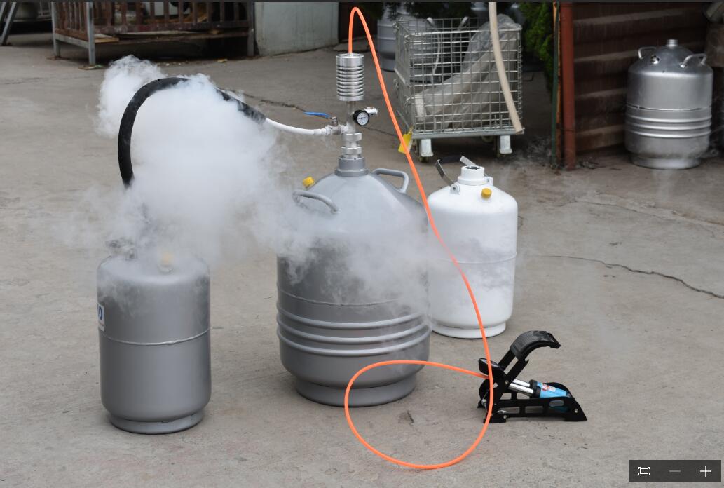 Do you think liquid nitrogen tanks need to be cleaned?